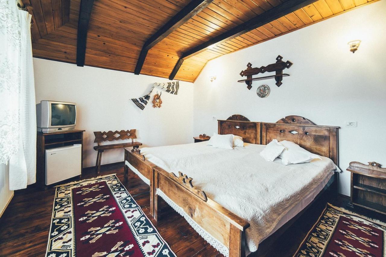 Conacul Domnitei Voronet Bagian luar foto